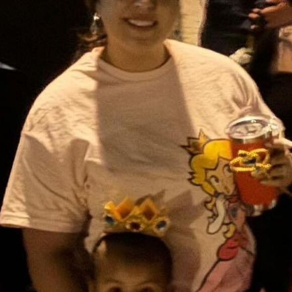 Princess peach  - Picture 2 of 2